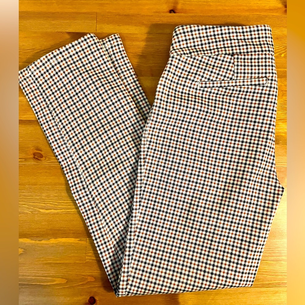 Croft &Barrow Pull on pants with small plaid print